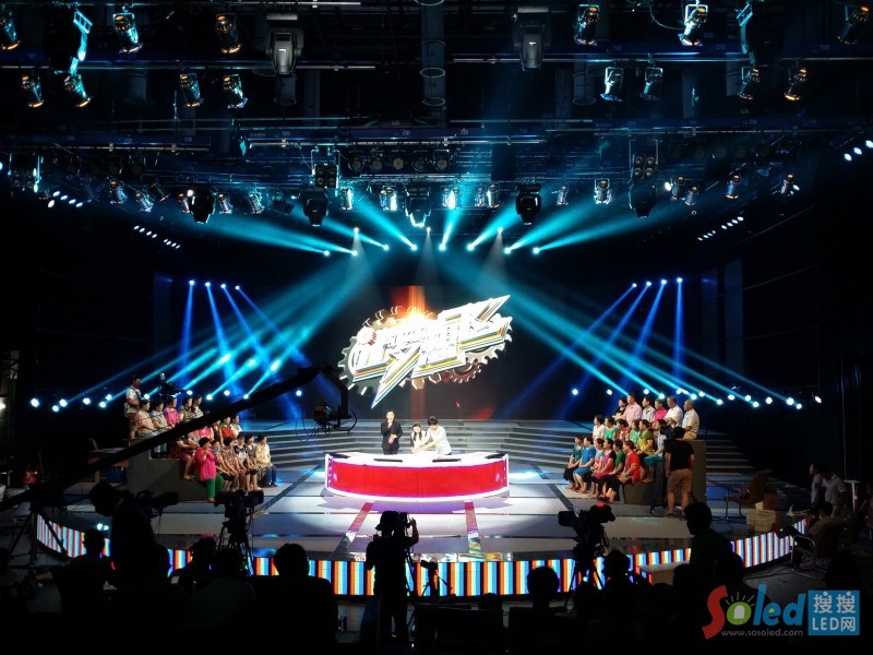 《讓夢(mèng)想飛》舞臺(tái)效果