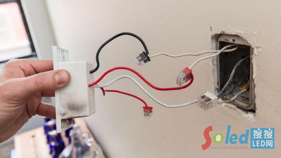 ���ܼҾ��B�Ӽ��{ԇ���s