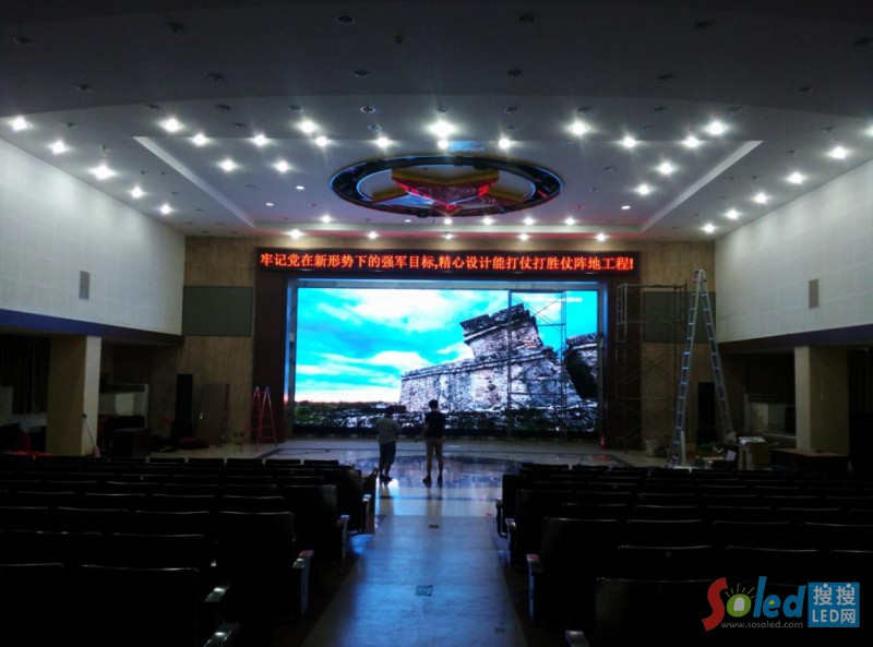 �Ї�(gu��)����ĳ��LED�@ʾ���F(xi��n)��(ch��ng)�{(di��o)ԇ