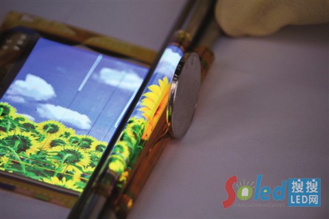 ���߷ֱ���OLED�@ʾ��3���׏����돽���g(sh��)��(x��)��(ji��)���� LED�W(w��ng)