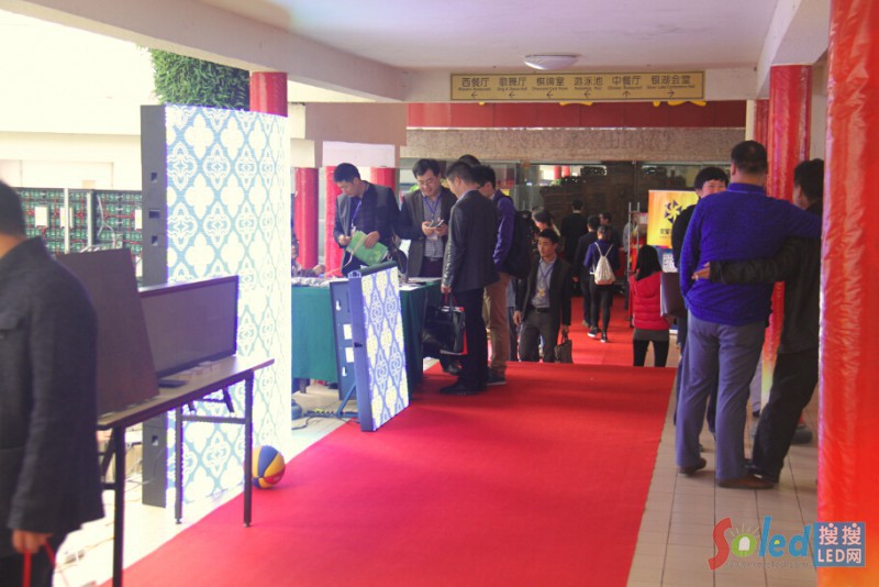 �f�S�COB�a(ch��n)Ʒ�F(xi��n)��(ch��ng)չʾ